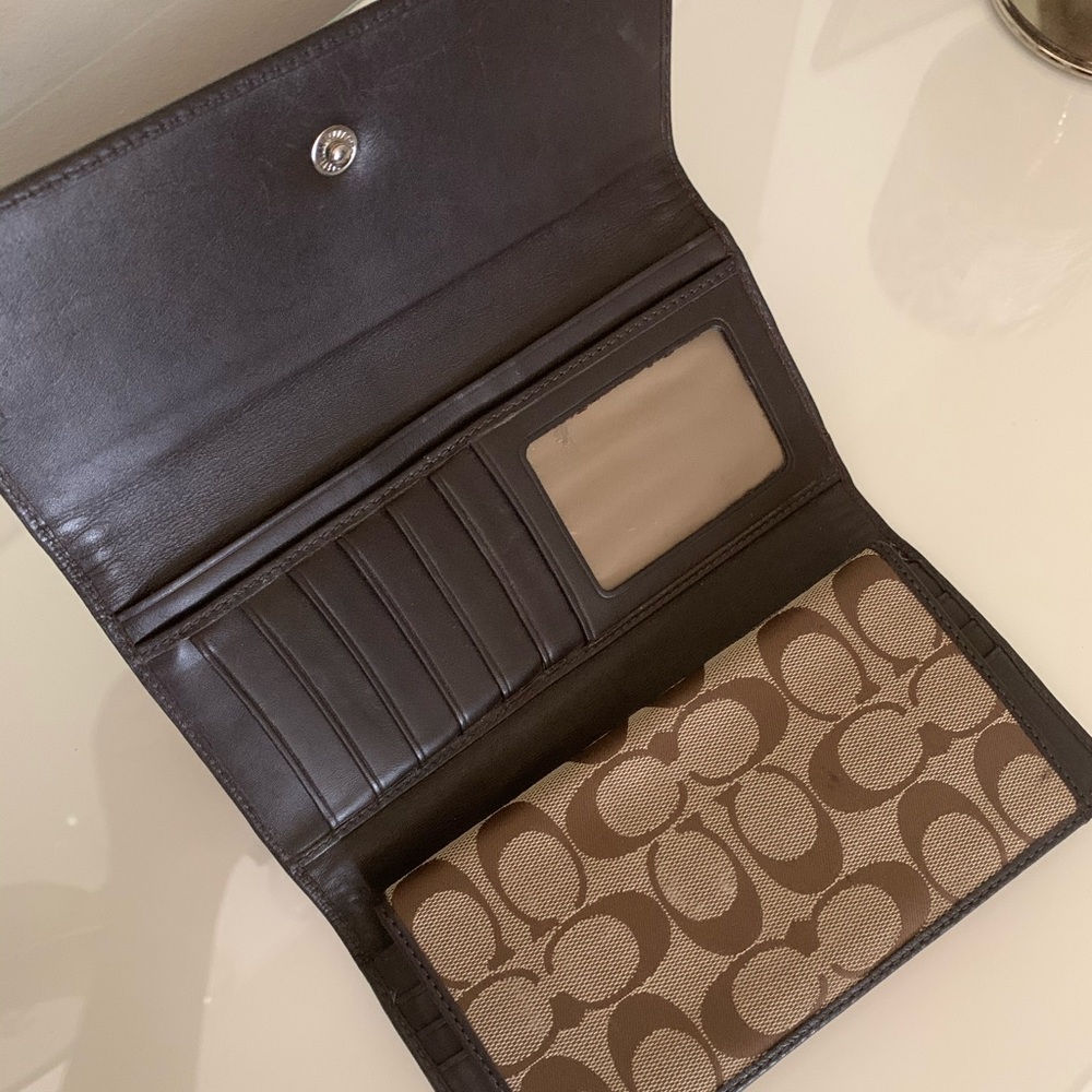 Coach Signature Collection Wallet - Picture 4 of 10